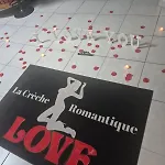 La Creche Romantique Apartment