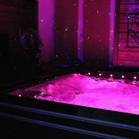 La Creche Romantique *