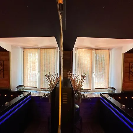 La Creche Romantique