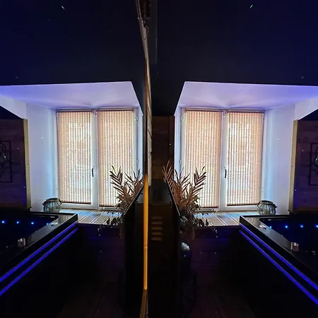 La Creche Romantique