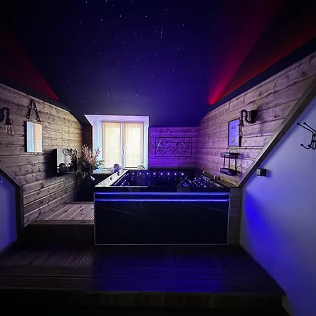 La Creche Romantique *